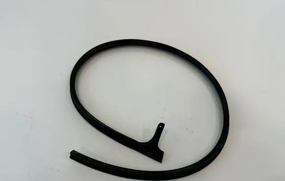 Volkswagen Amarok Rubber seal front door (on door) 2H0837761H
