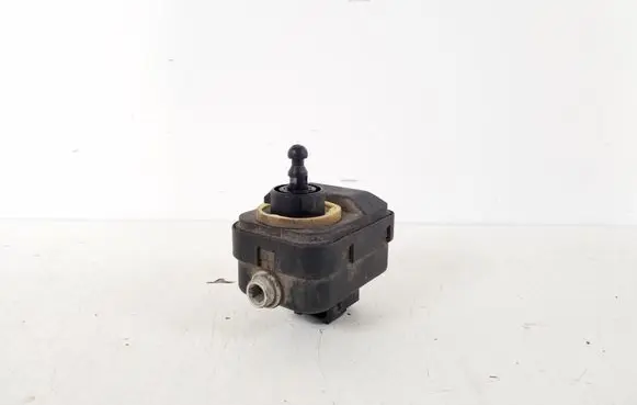 Headlight level adjustment motor