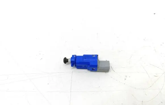 Renault Twingo II Clutch pedal sensor 8200276359D