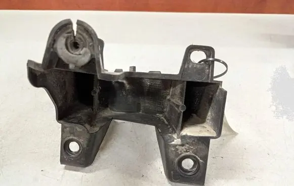 Citroen C4 I Bumper support mounting bracket corner 9652703580