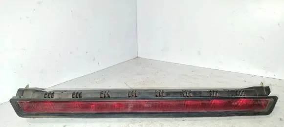 Volkswagen PASSAT B5 Third/center stoplight S302e1531