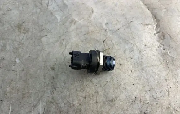 Fuel pressure sensor