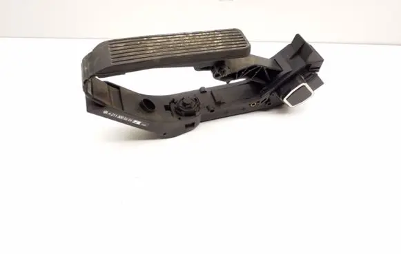 Mercedes-Benz CLS C219 Accelerator throttle pedal A2113000504