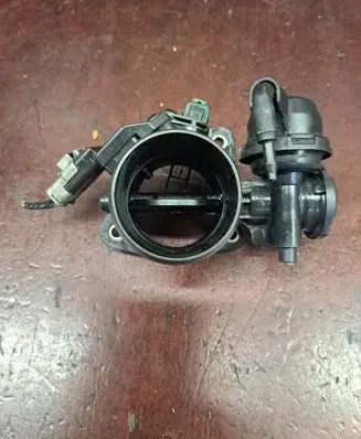 Ford C-MAX I Throttle valve 9647474880 9639027480