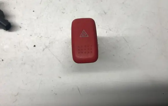 Honda HR-V Hazard light switch M17479