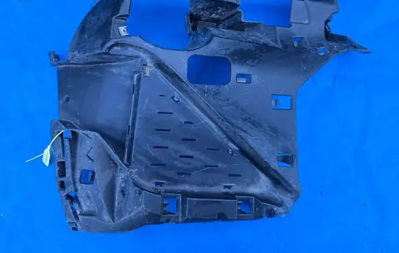 BMW X2 F39 Front bumper mounting bracket 8069092