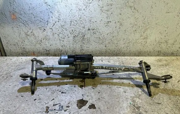 Front wiper linkage and motor