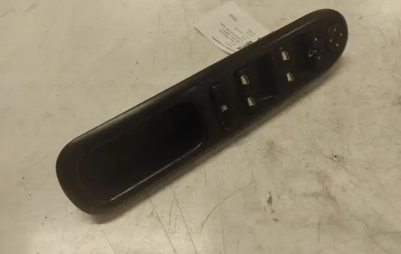 Peugeot 407 Electric window control switch 96468704XT 028362222