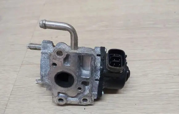 Toyota RAV 4 (XA40) EGR thermostat 