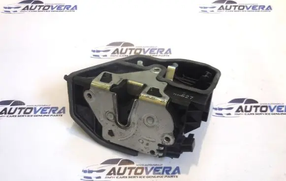 BMW X3 E83 Front door lock 7154627