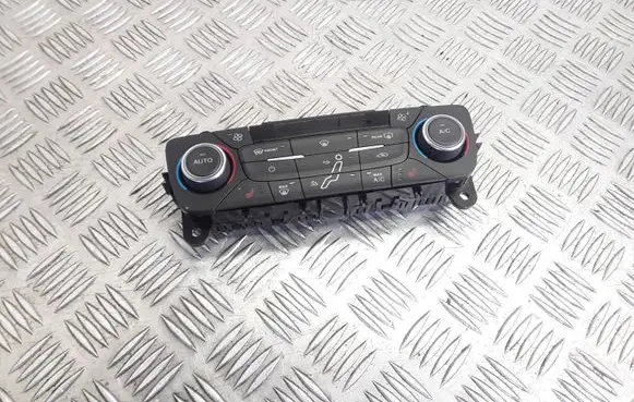 Ford Focus Climate control unit F1ET18C612DJ WZ8V039543