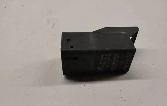 Citroen Berlingo Glow plug pre-heat relay 9803299780