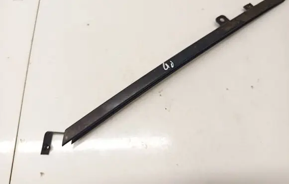 Opel Agila B Front door glass trim molding 
