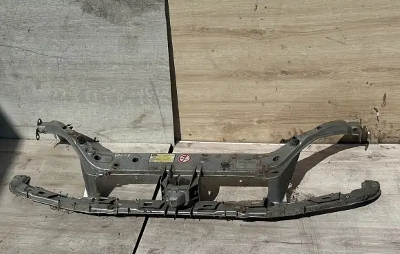 Ford Focus Top upper radiator support slam panel