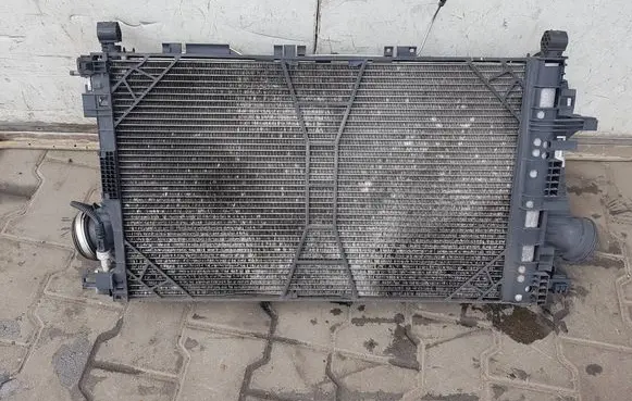 Opel Insignia A Coolant radiator