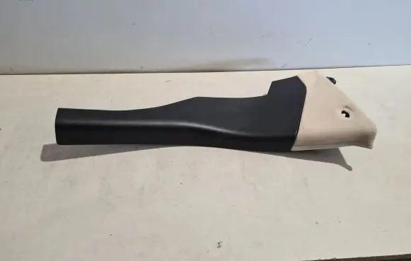 Maserati Ghibli (D) pillar trim (bottom) 670010908