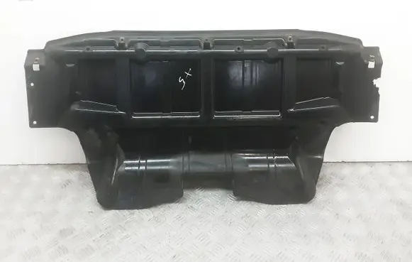 BMW X5 E53 Engine splash shield/under tray 8402436