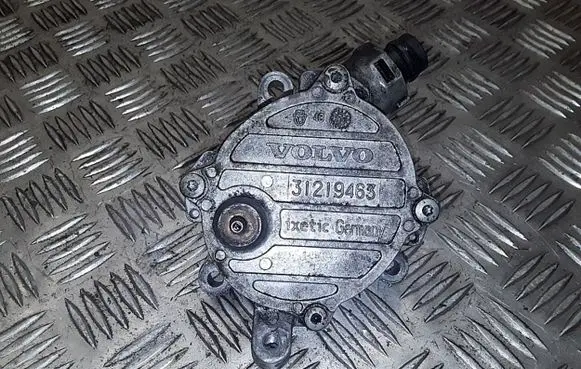 Volvo V70 Vacuum pump 31219463