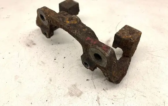BMW 5 E39 Front Brake Caliper Pad/Carrier 