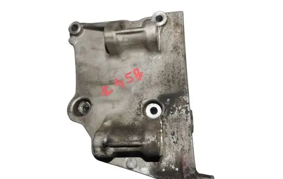 Engine mounting bracket