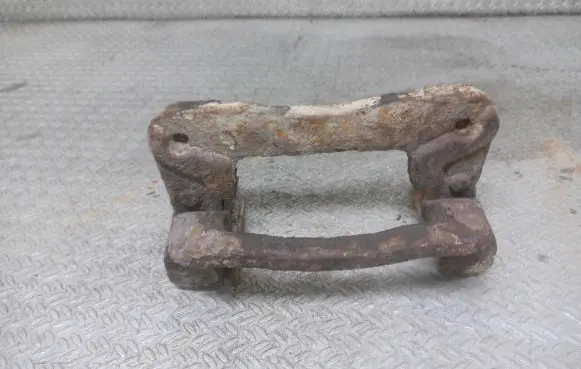 Hyundai Santa Fe Brake caliper pad carrier rear 