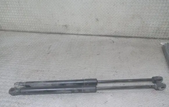Seat Altea XL Tailgate/trunk strut/damper 5P8827550