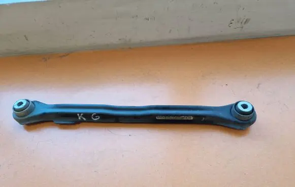 Rear control arm