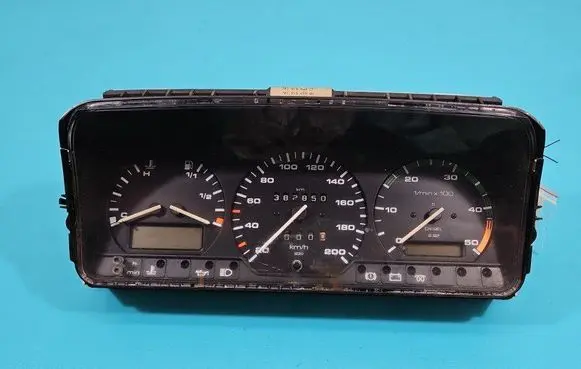 Speedometer (instrument cluster)