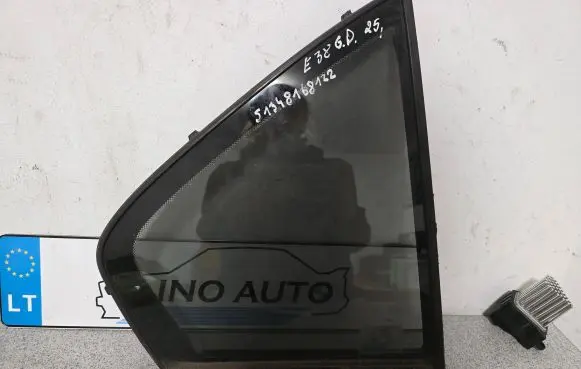 BMW 7 E38 Rear vent window glass 51348168122