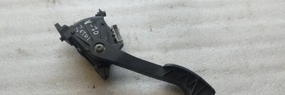 Volvo S70 V70 V70 XC Accelerator throttle pedal 9209746