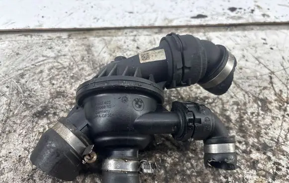 BMW 3 E90 E91 Thermostat/thermostat housing 7552403 10106810