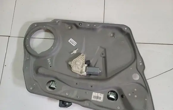 Mercedes-Benz B W245 Sliding door window regulator with motor A1697202979