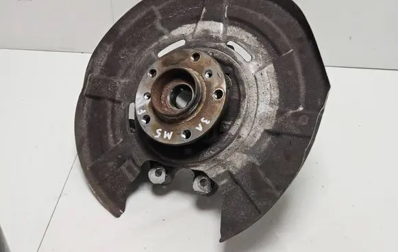 BMW M5 Rear wheel hub 2284142