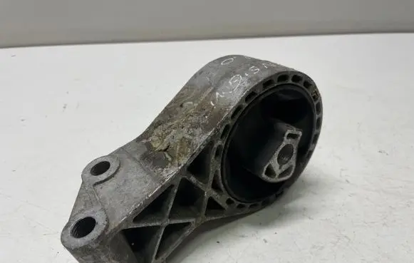 Opel Insignia A Engine mount bracket 13228305