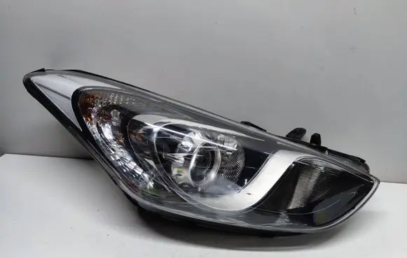 Hyundai i30 Headlight/headlamp 92102A6060