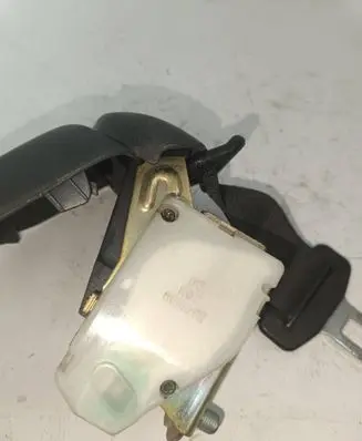 Opel Astra G Middle seatbelt (rear) 10300055