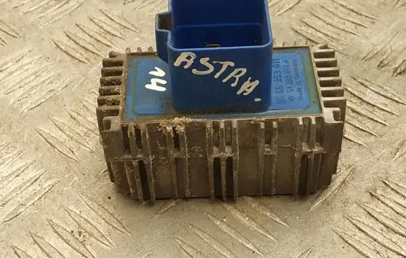 Opel Zafira A Glow plug pre-heat relay 55353011