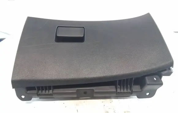 Glove box