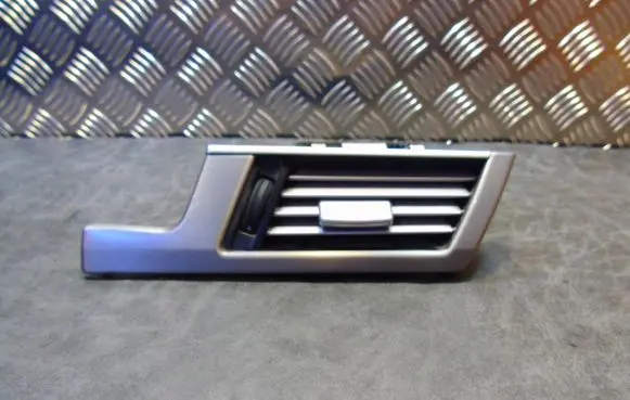 Mercedes-Benz E W212 Dashboard air vent grill cover trim A2128302754