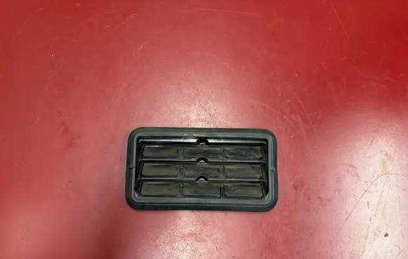 Chrysler Pacifica Quarter panel pressure vent 68170766AB