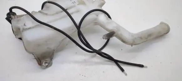 Mazda 2 Windshield washer fluid reservoir/tank