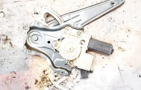 Toyota Avensis T250 Sliding door window regulator with motor