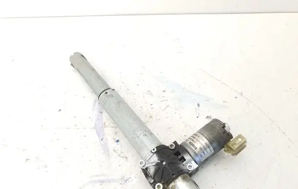 BMW 5 F10 F11 Seat adjustment motor 9168756 0390204069