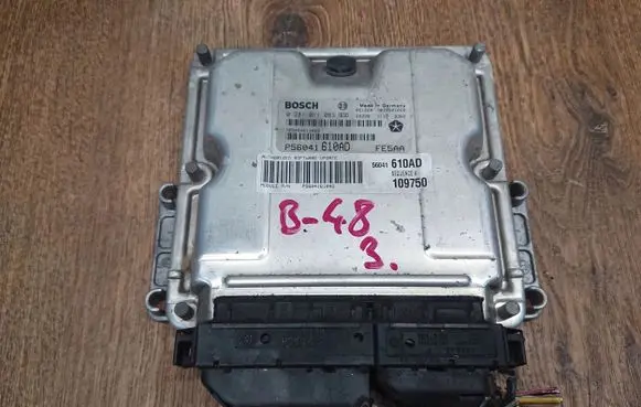 Jeep Cherokee Engine control unit/module 0281011063