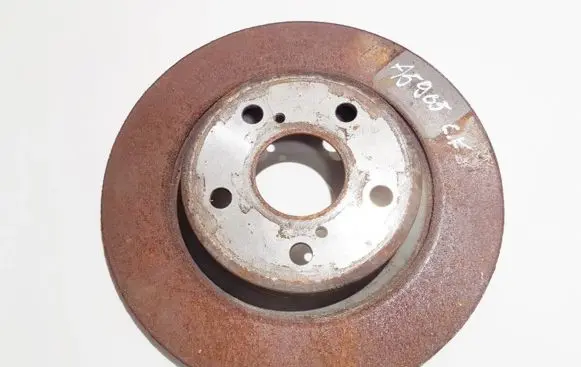 Toyota Avensis T270 Rear brake disc neventiliuojamas