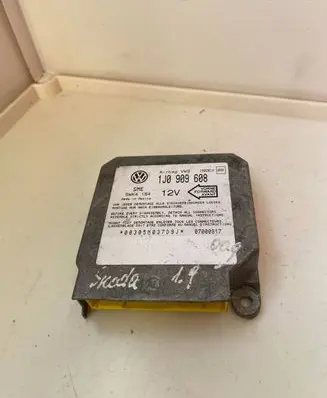 Skoda Octavia Mk1 (1U) Airbag control unit/module 1J0909608 07000817 5WK4154