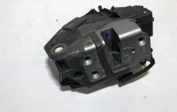 Ford Fiesta Rear door lock 8a6aa26413bd 8a6a-a26413-bd
