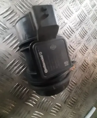 Renault Captur Mass air flow meter 8200682558 5WK97021