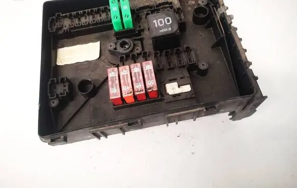 Volkswagen Golf V Fuse box set 1K0937125A