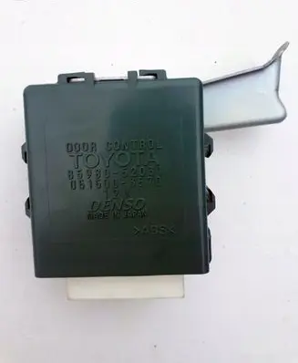 Toyota Yaris Door central lock control unit/module 8598052031 52031